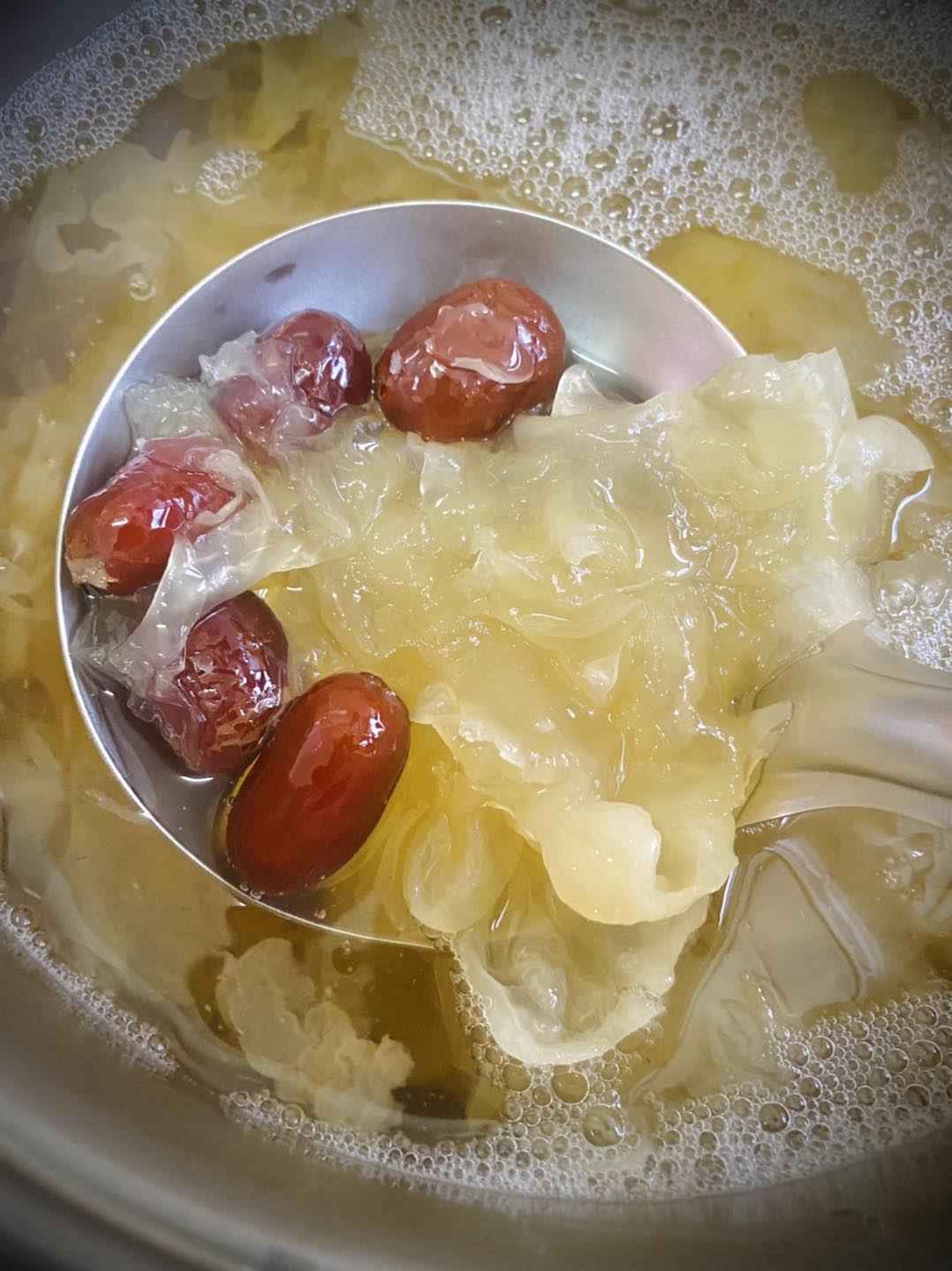 White Fungus Dessert Soup (MINIMUM 20 BOWLS)