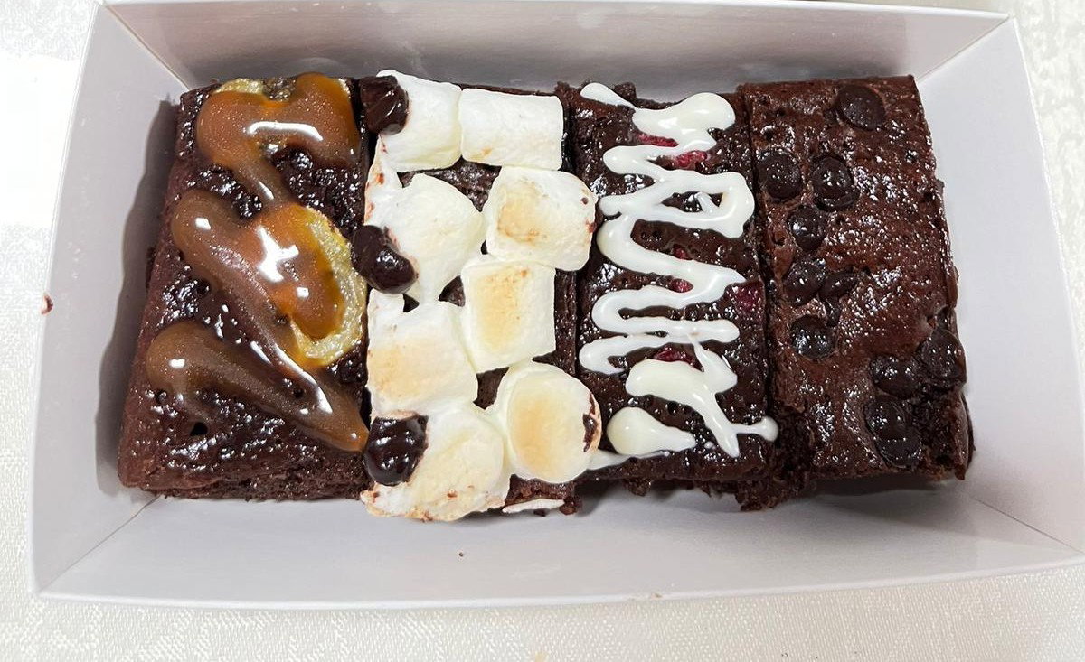 Assorted 4pcs Brownies_0
