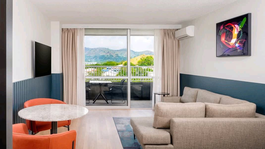 HI Suites Accomodations _8