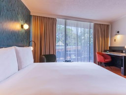 HI Suites Accomodations 