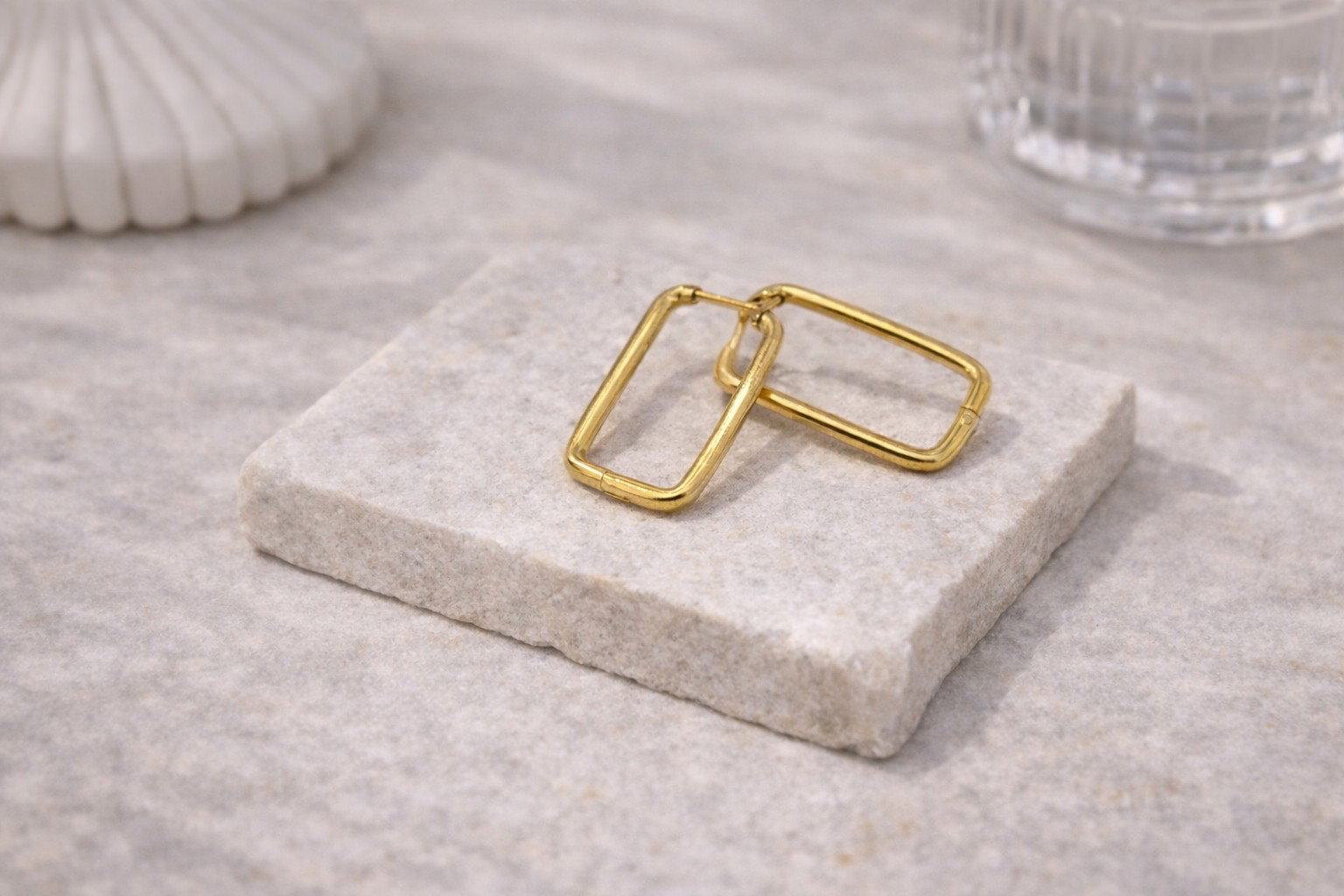 Sculpted Square Hoop Earrings_0