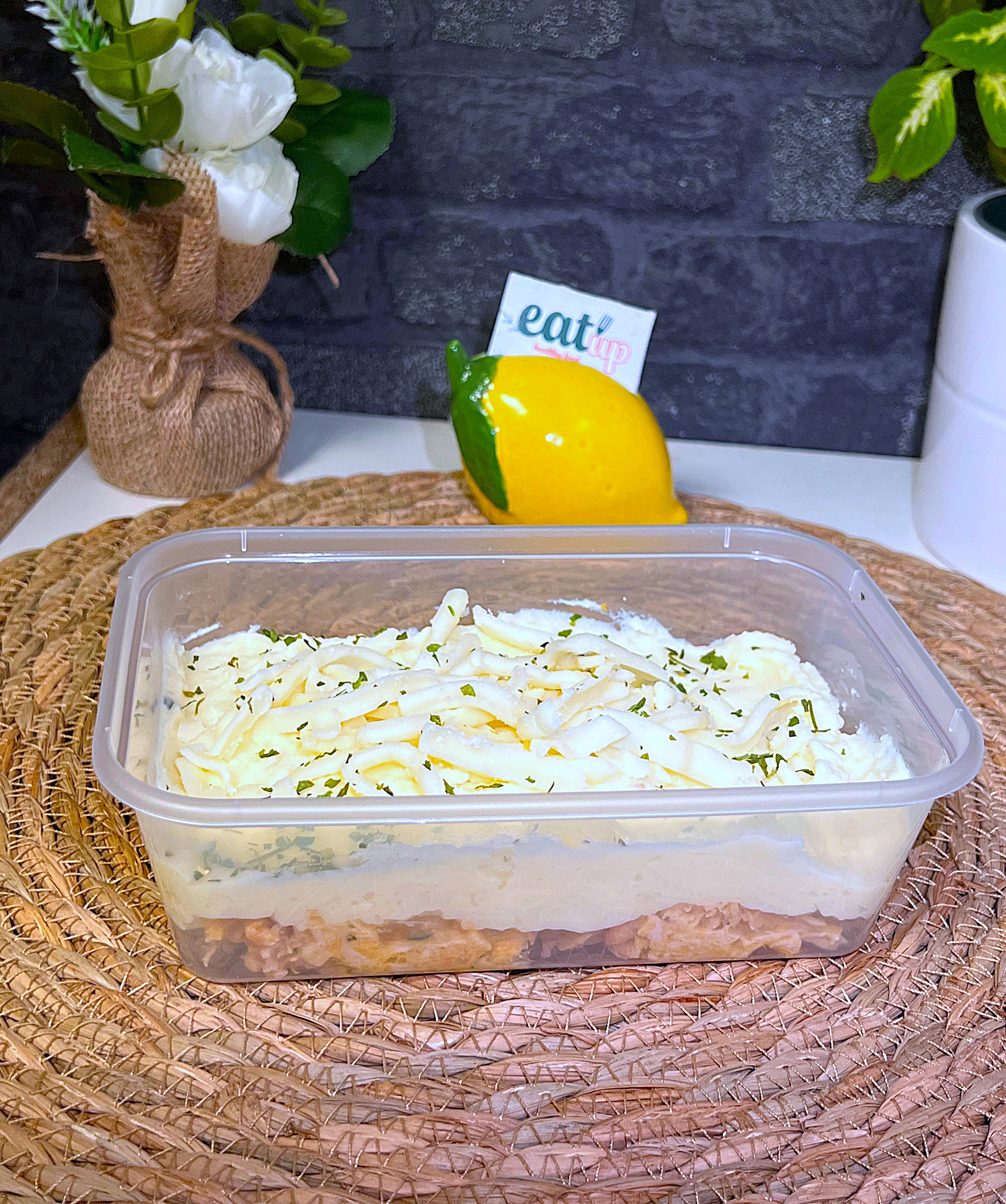 Escondidinho de porco desfiado com purê de batata e queijo