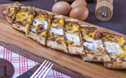 Kuşbaşı Yumurtalı Pide