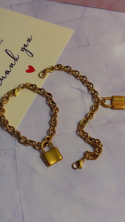 Lock Bracelet Gold