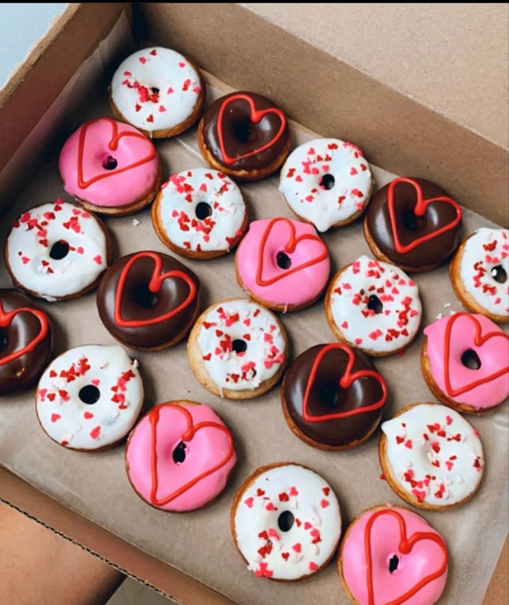 VALENTINES CRAVEBOX