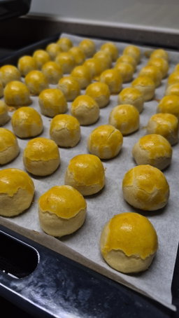Less Sweet Pineapple Balls (8pcs)