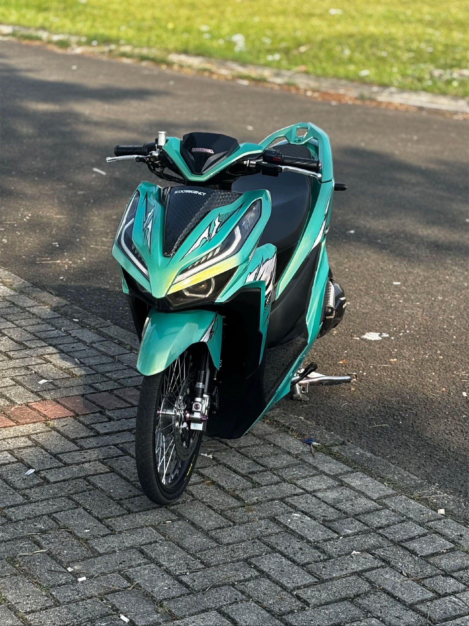 VARIO 125 CBS 2023 GREEN_1