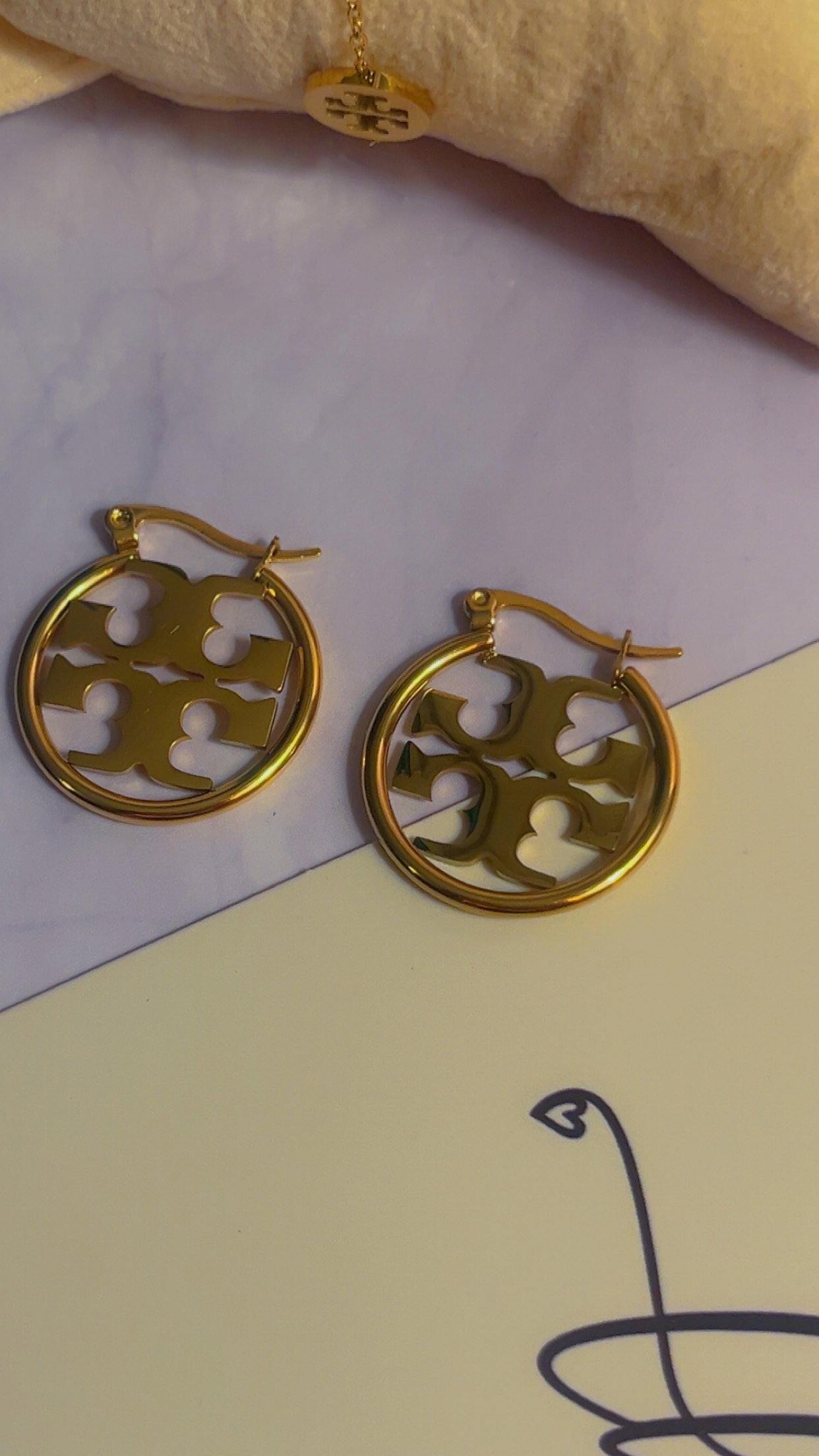 TB Earrings_0