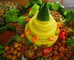 Nasi Tumpeng )Indonesian Celebration Rice Cone)- 10 pax