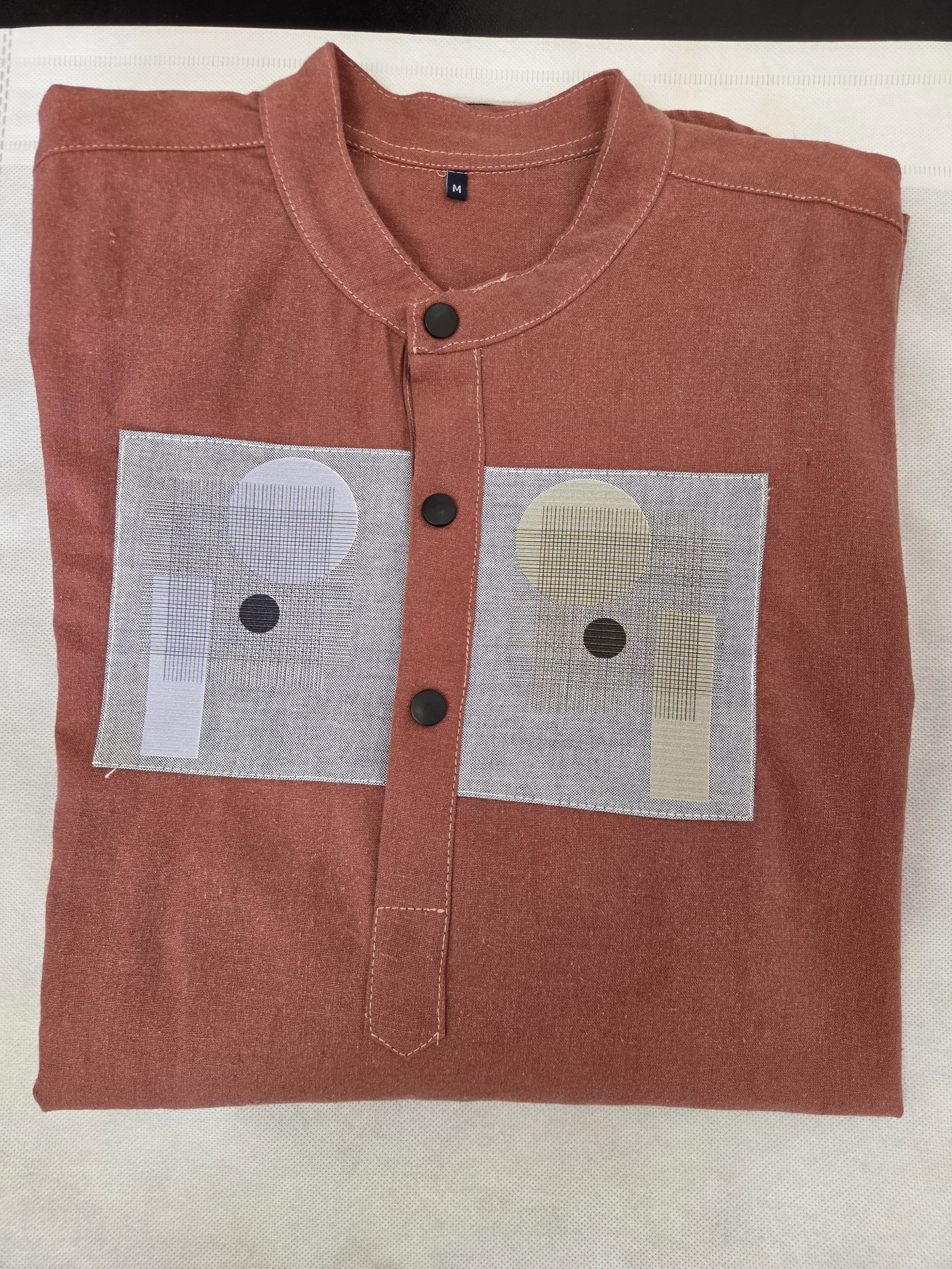 Chemise à trois boutons_3