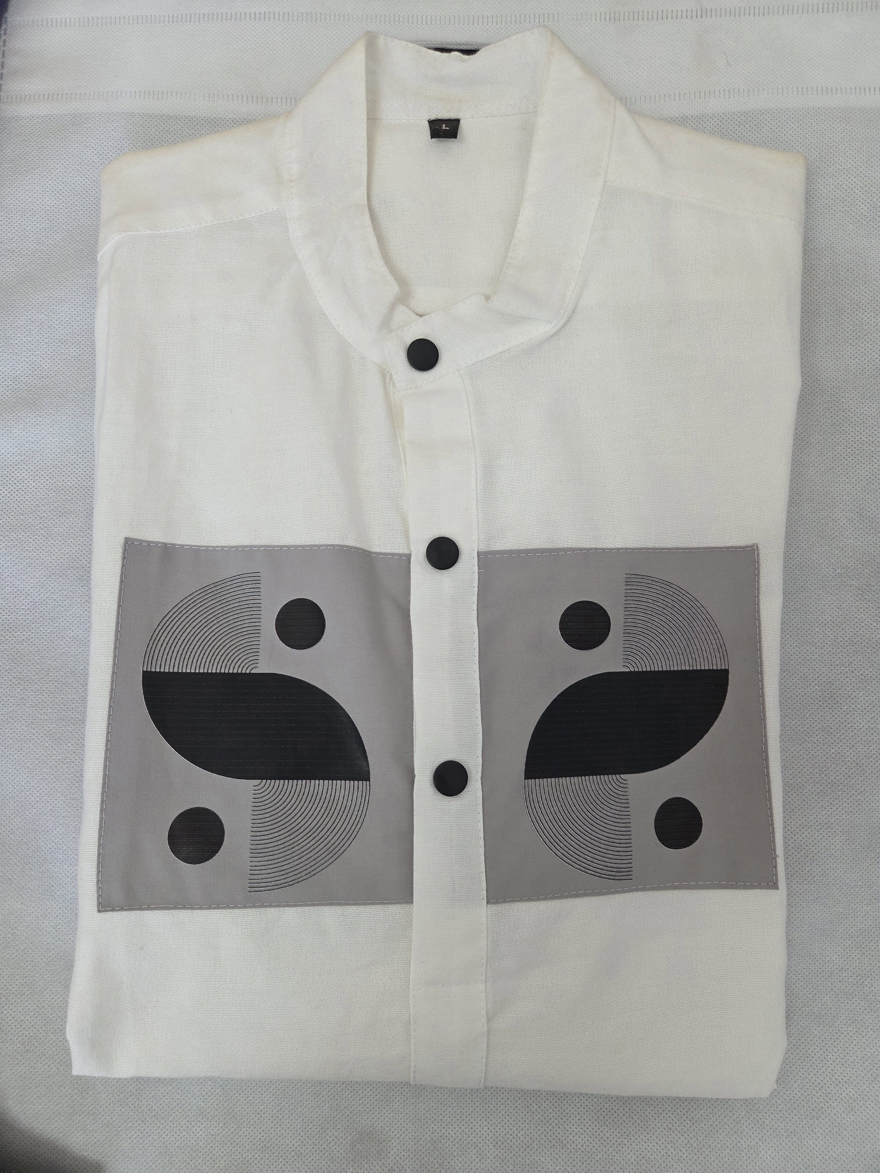 Chemise à trois boutons_1