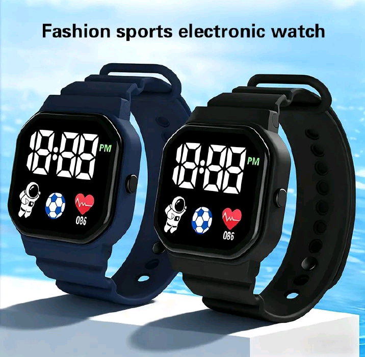 Digital Watches Men and Women Sports Watches LED Digital Clock made of Silicone Strap