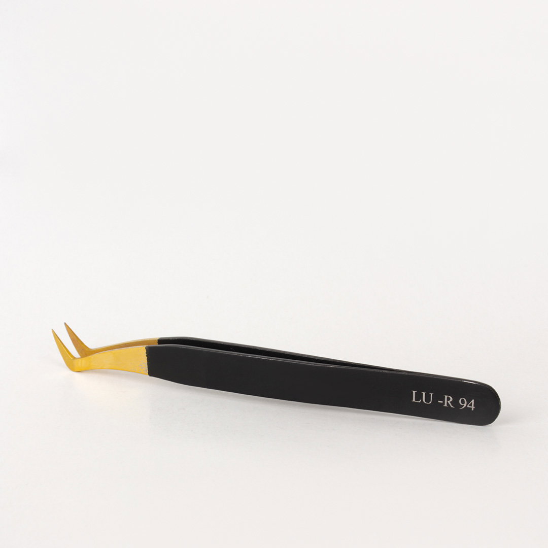 LU 94 GOLD & BLACK TWEEZERS_1