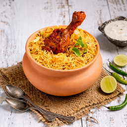 Chicken Biryani with Raita حلال🔴