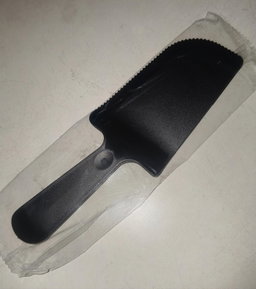 Disposable Cake Cutter