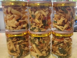 Fried crab sticks with curry leaves! 100g per tin!