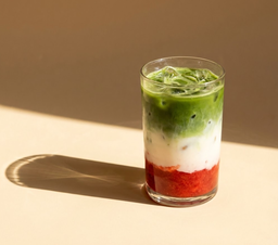 🍓 Strawberry Matcha Latte