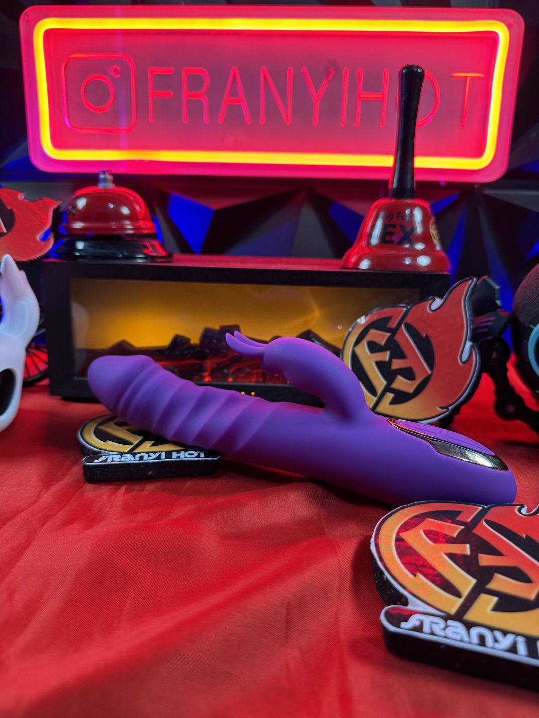 Vibrador doble acción con estimulación de clitoris