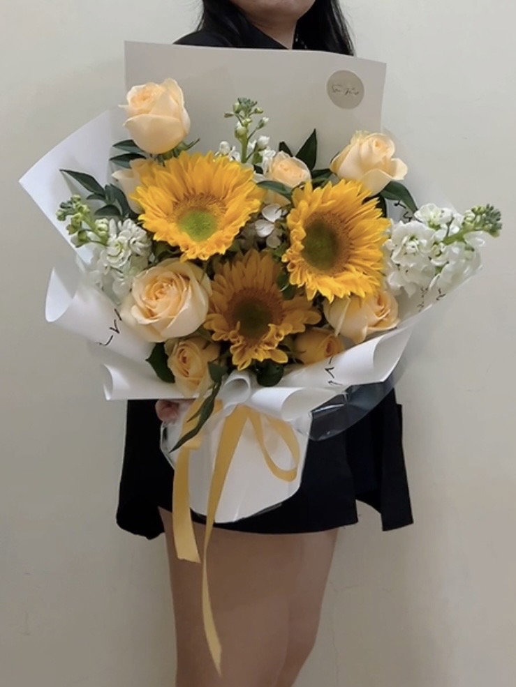 Marigold Whisper Bouquet_0