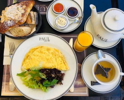 PETIT DÉJEUNER 