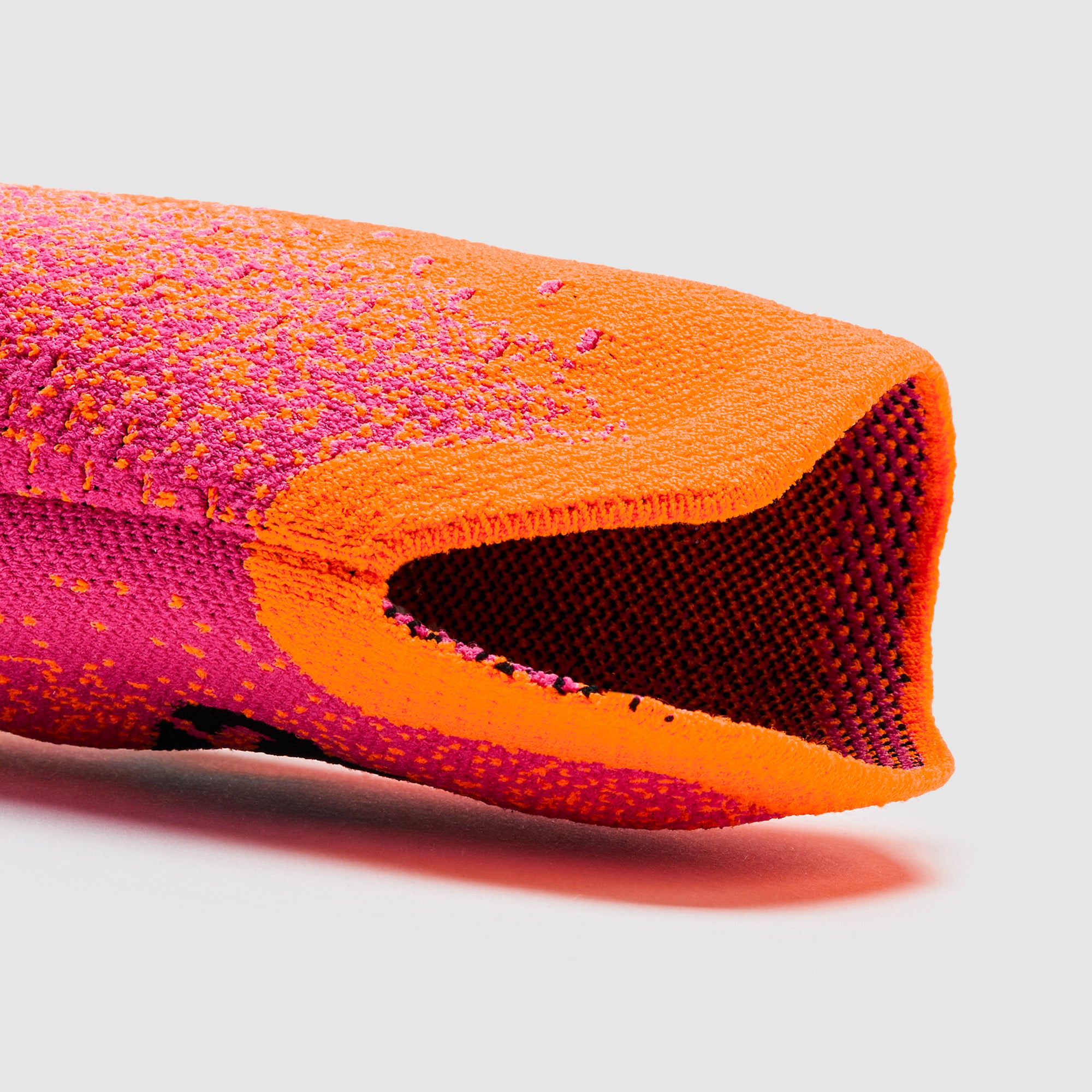 PUMA Future 7 Ultimate Negative Cut GK Gloves_1