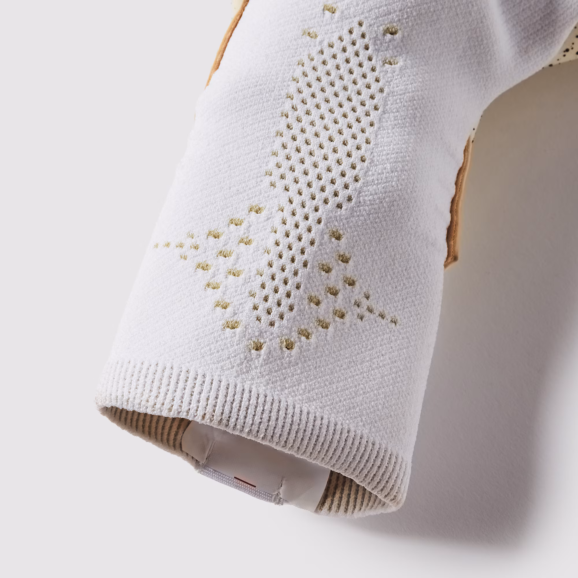 PUMA Future 8 Ultimate Negative Cut GK Gloves_3