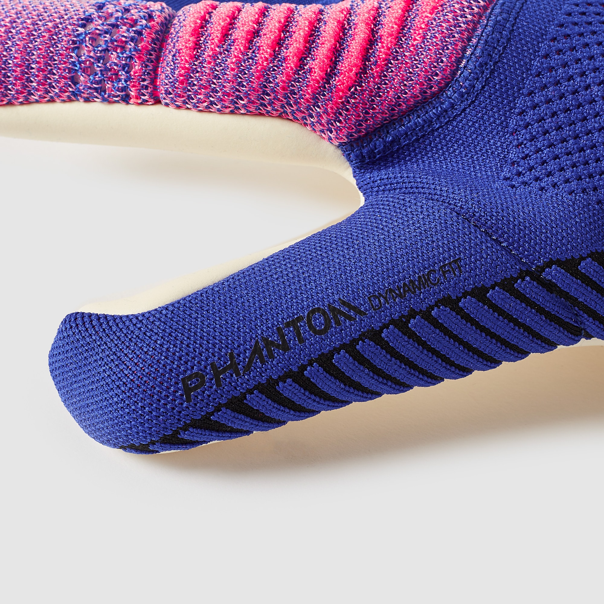 Nike Phantom Dynamic Fit Goalkeeper Gloves_1