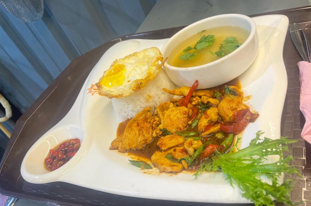 TB93 Thai Basil Stir Fried Chicken With Rice_0