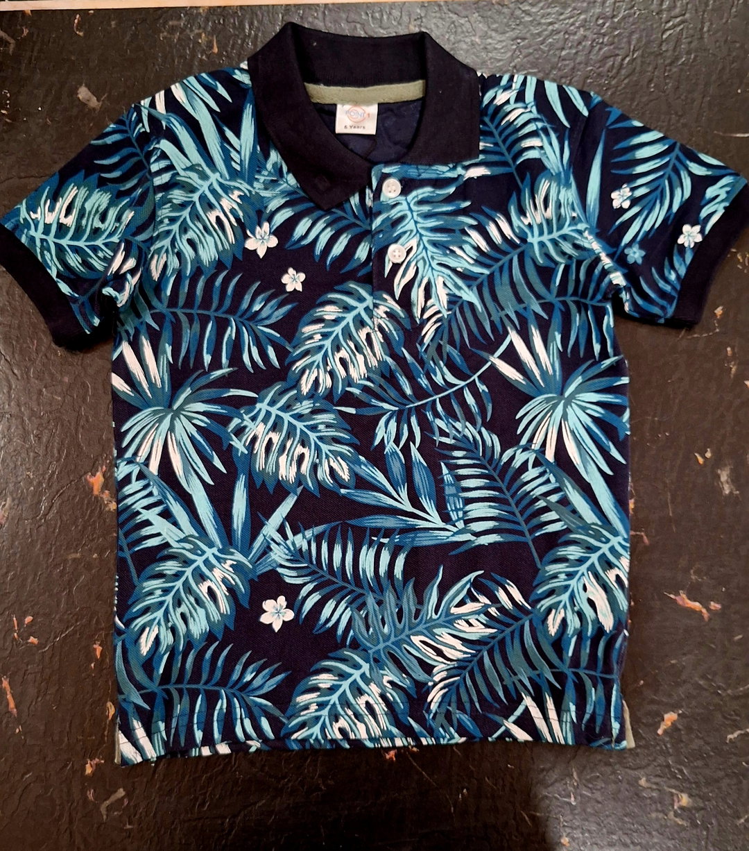 Polo à feuille