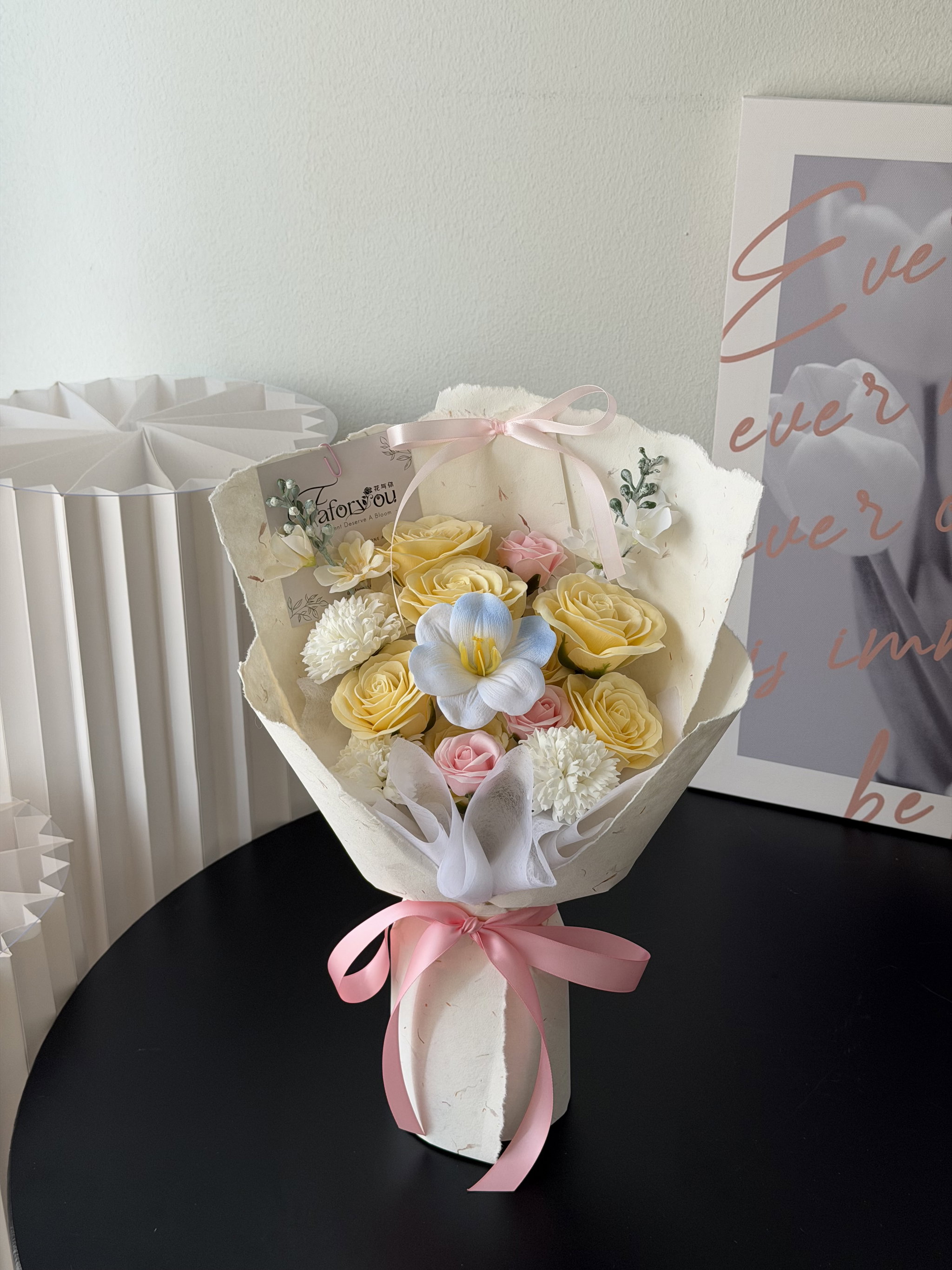 7 Stalk Soap Awakening Rose Mixed Bouquet _0