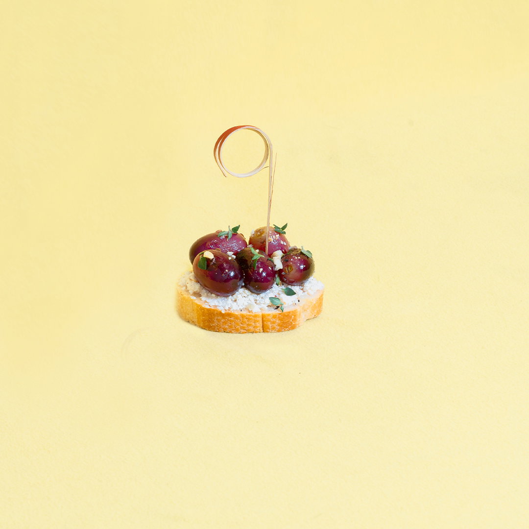 Grilled Grapes (Crostini Set of 20)_1