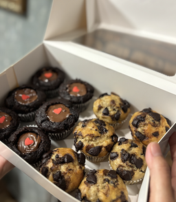 Mini Muffin Duo – Banana & Chocolate (12 pieces)