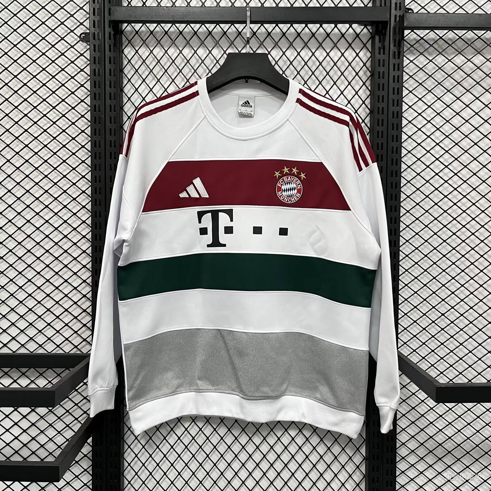 F.C Bayern Munich Adidas HEATRDY Casual Sweater_2