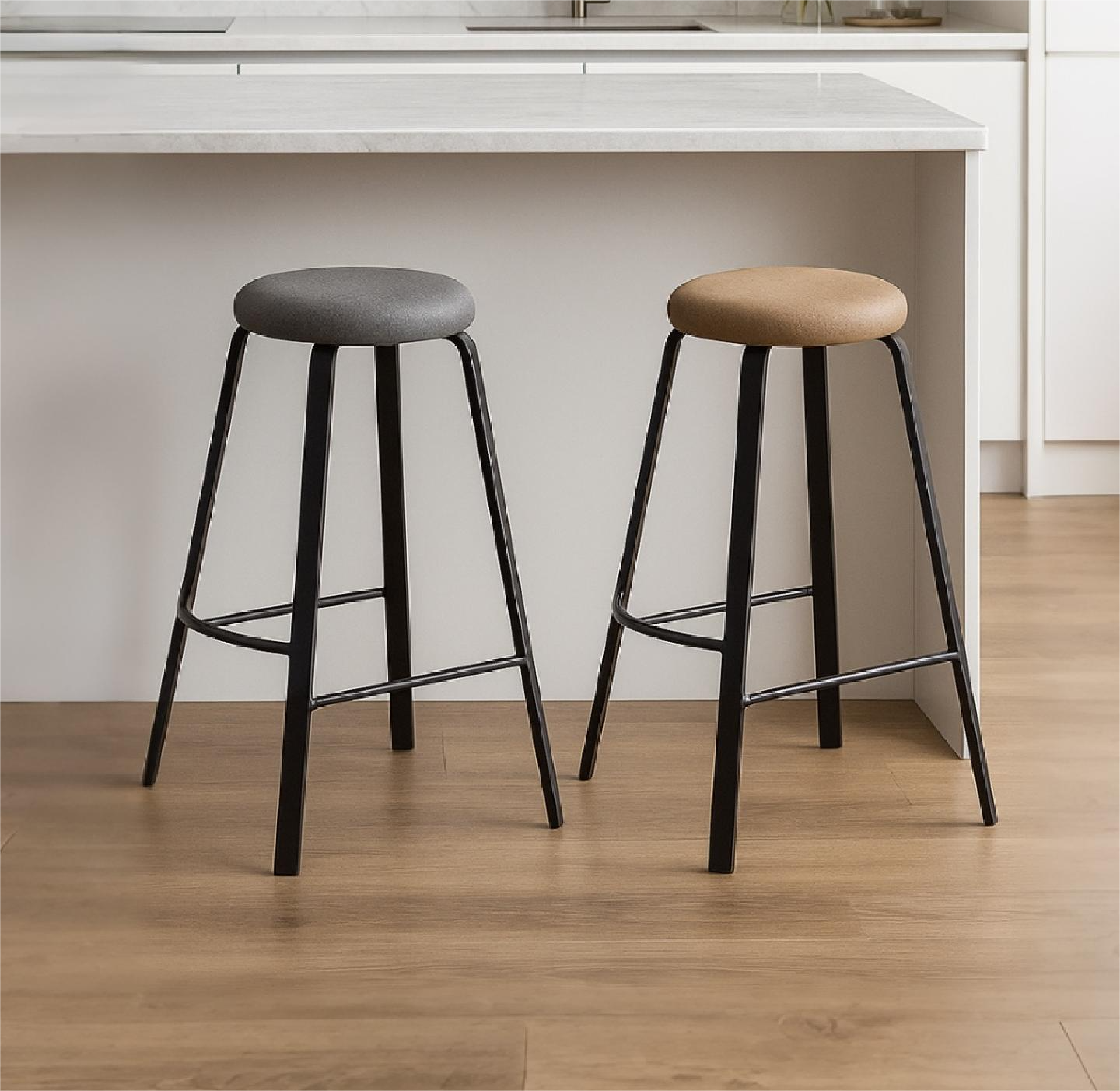 10500122 - LEATHER BAR STOOL_0