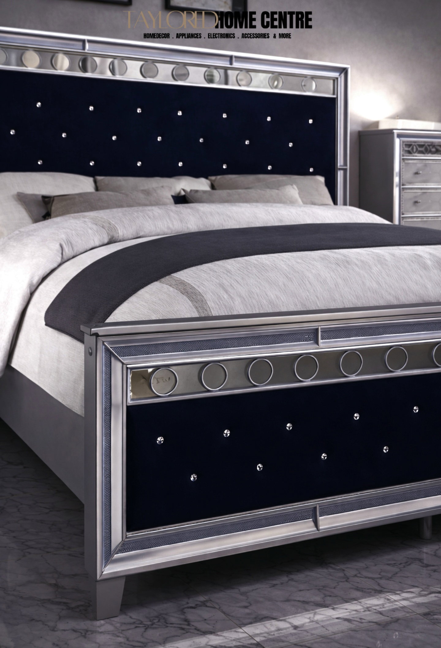 Mairead - 4 Piece King Bedroom Set - Silver / Navy_1