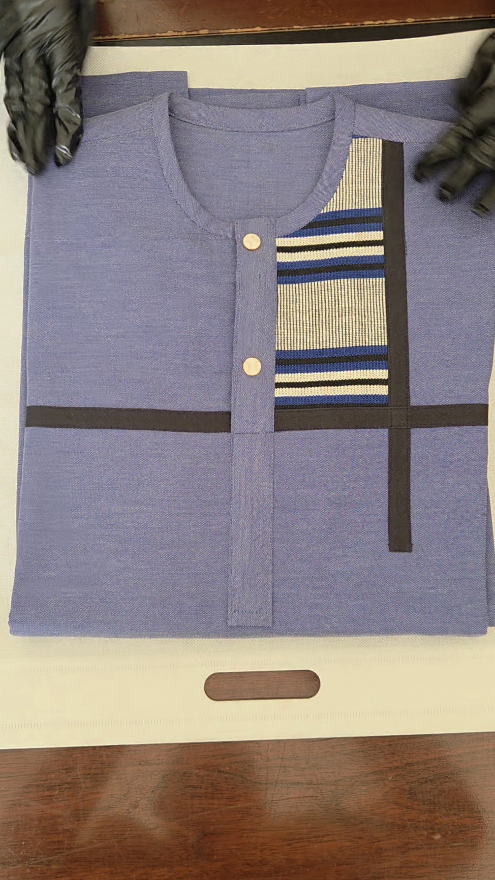 Chemise tradi-moderne à manches longues