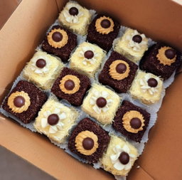 ᴍɪɴɪᴄᴀᴋᴇs 🍰