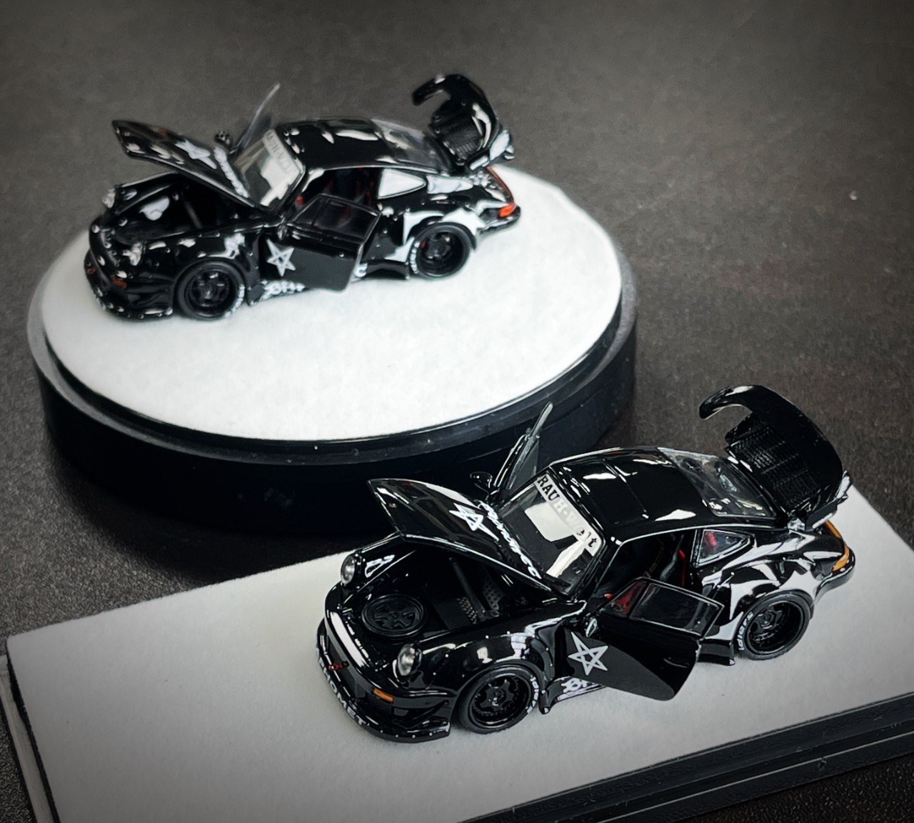 PGM MODEL 1/64 PORSCHE RWB 930 BAPHOMET_0