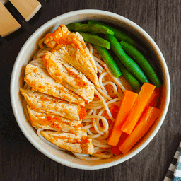 Tallarín rojo con pollo - Bowl