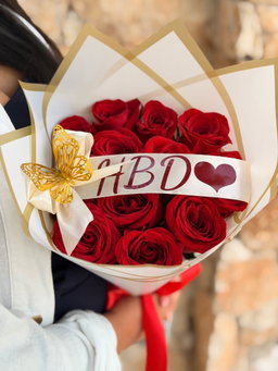 12 roses bouquet  HBD red