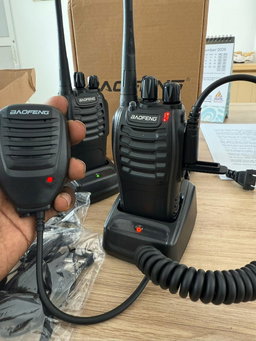 Baofeng BF-888S V2 ( 2 Walkie talkies)