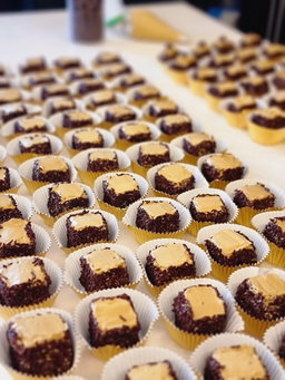 ʜᴀᴍᴘᴇʀs ᴍɪɴɪᴄᴀᴋᴇs ғᴏʀ ᴀɴɴɪᴠᴇʀsᴀʀʏ ᴇᴠᴇɴᴛs🍰 