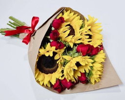 Ramo de 5 girasoles 10 rosas rojas