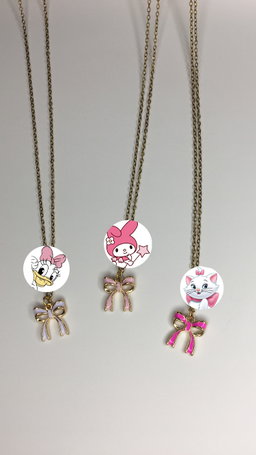 Chic & Girly Soft pink bow chain