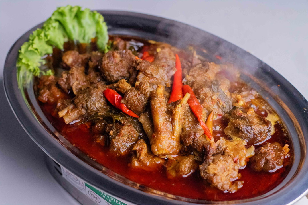 ឆាគ្រឿងទាម្ជូរកូនម៉ែ - កម្មវិធី
