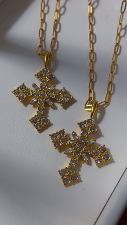 Diamond pendant Cross Necklace 