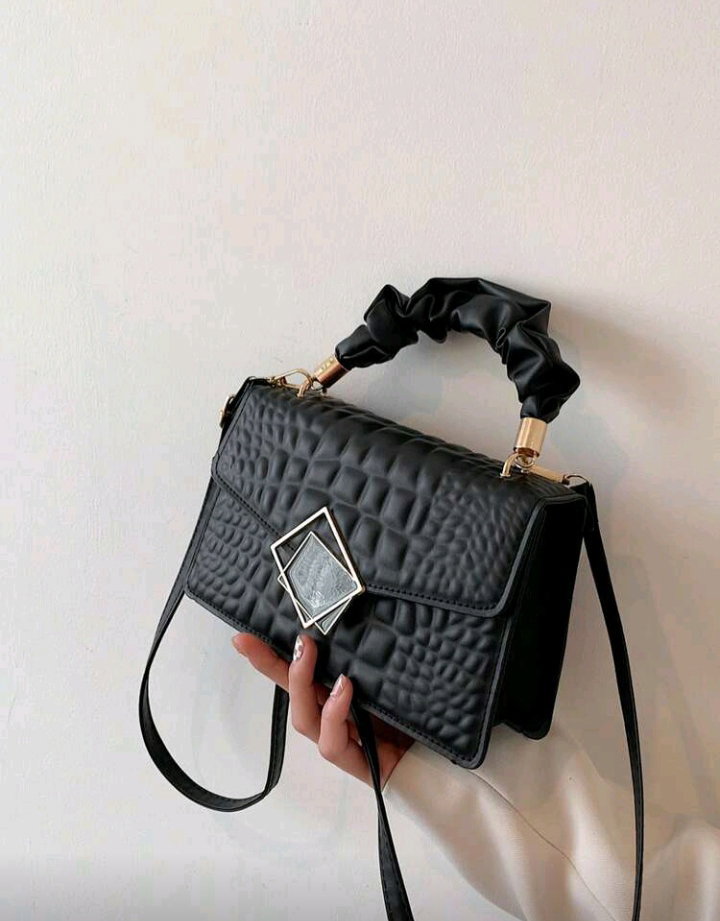 Fashionable Solid Color Crease Hand Bag, Cloud Bag, Crinkle Bag, Crocodile Print, Large Capacity, Stylish Women Handbag, Suitable For Shopping, Wallet, Shopping, Young Women, College Students, Newbies, White-Collar Workers. Ideal For Office, University, Work, Business, Commuting, Outdoor Activities, Travel And Outing_6