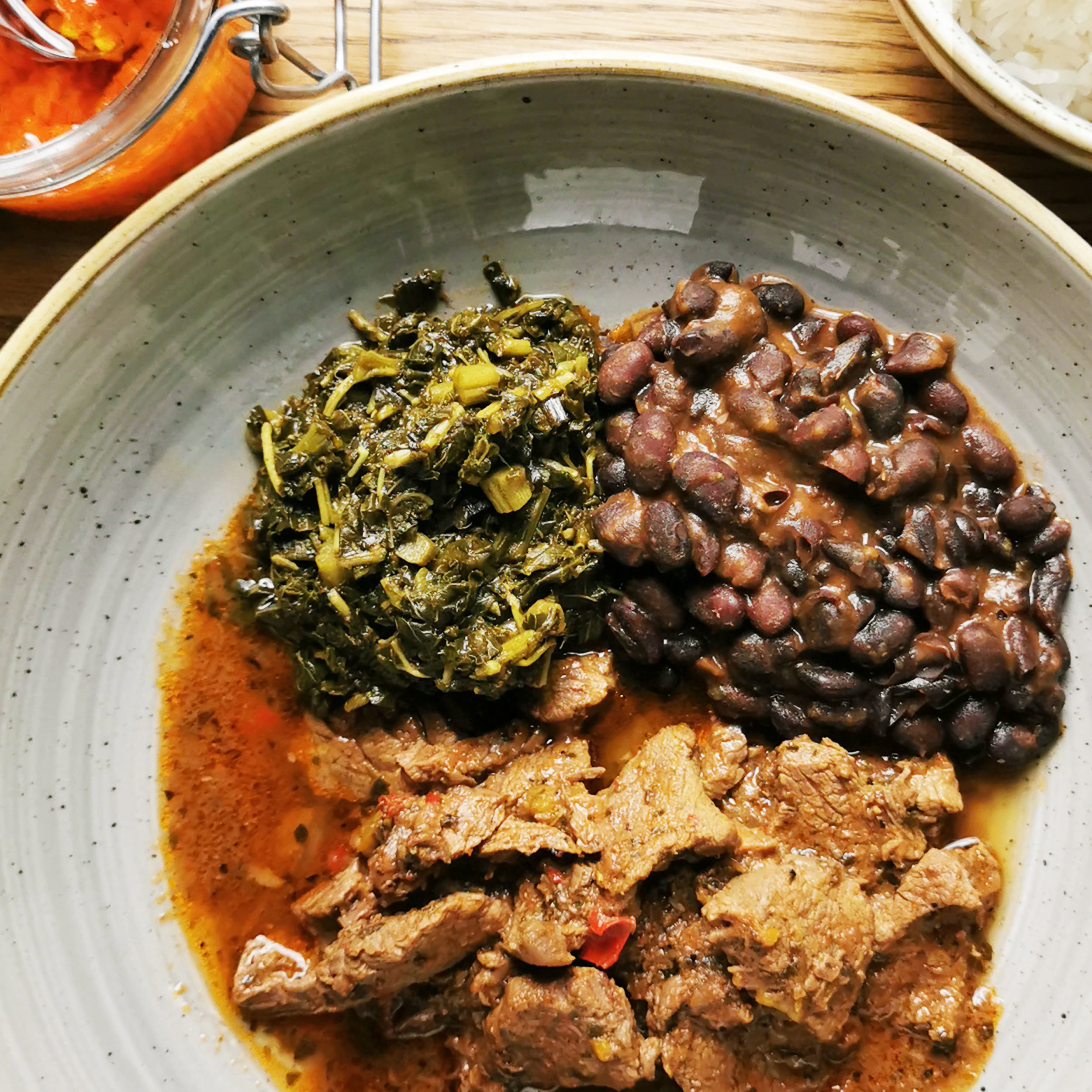 NGOMBÉ - Zartes Rindfleisch zubereitet à la Congolaise
