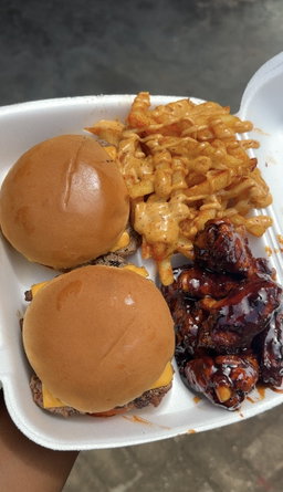 Regular platter + Eight dunked wings