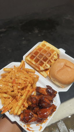 Waffle Platter+Six dunked wings